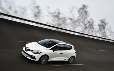 R.S. 220 EDC Trophy : une série limitée pour la Clio