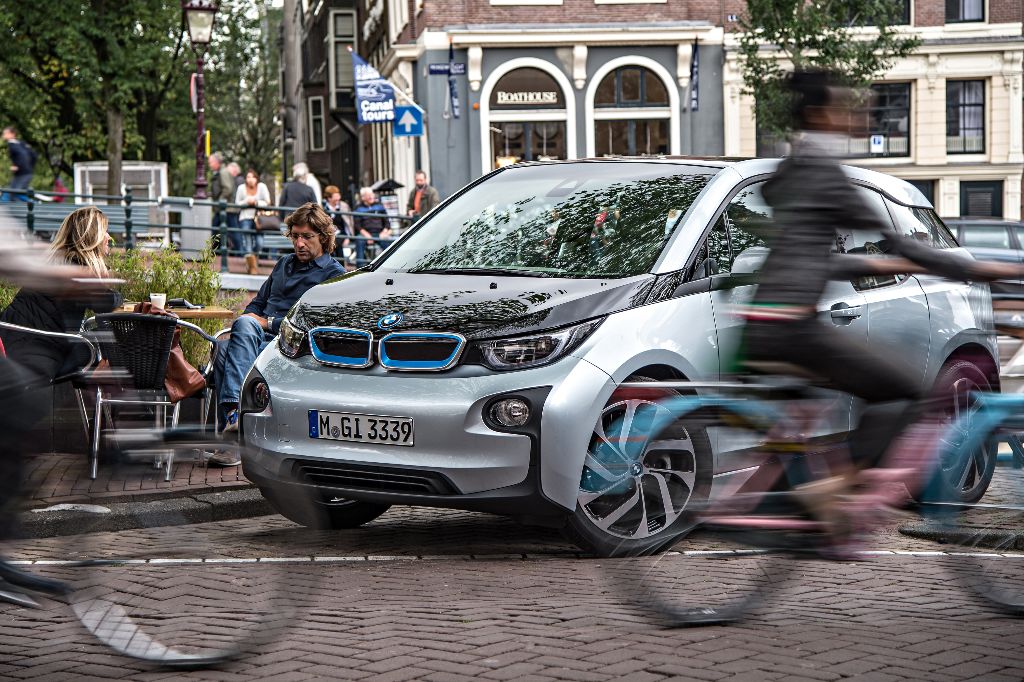 P90190789_highRes_bmw-i3-urban-mobilit