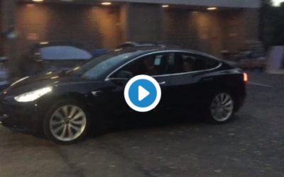 La Tesla Model 3 se montre sur la route !