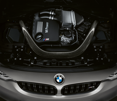 BMW M3 CS capot ouvert