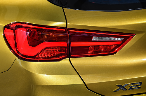 Essai BMW X2 20d xDrive M Sport X 2018 : détail optique arrière
